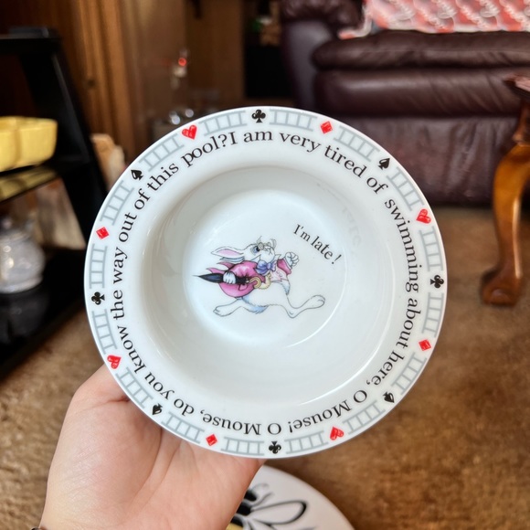 NIB Alice in Wonderland Paul Cardew
2 Piece Baby Set Porcelain Bowl Cup NIB - Picture 8 of 17